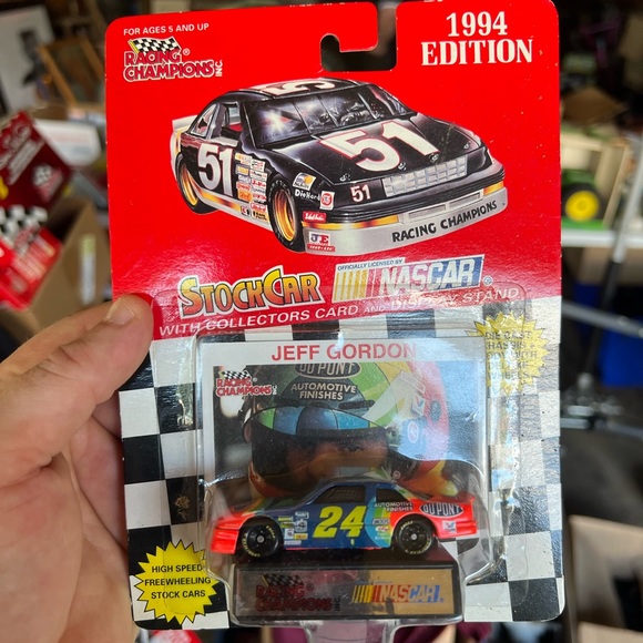 Nascar Racing Champions Inc. Lot of Stock car w/collector card and display stand - Picture 8 of 12